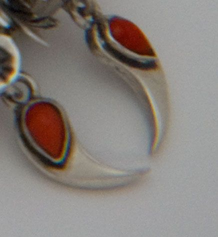 Detail bear claw bangles bolo tie