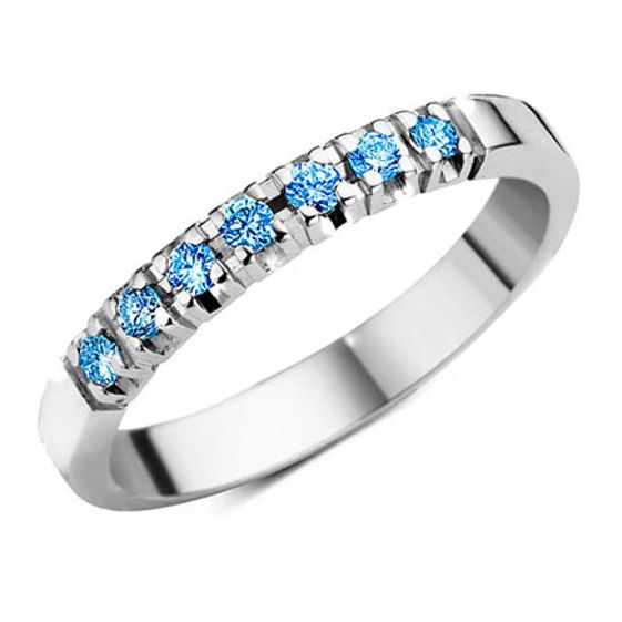 Spiriti del Cielo platina damesring met een rijzetting van blauwe diamant