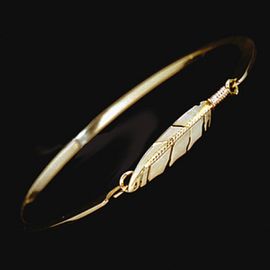 Yellow gold feather latch bangle bracelet Spirit Flight